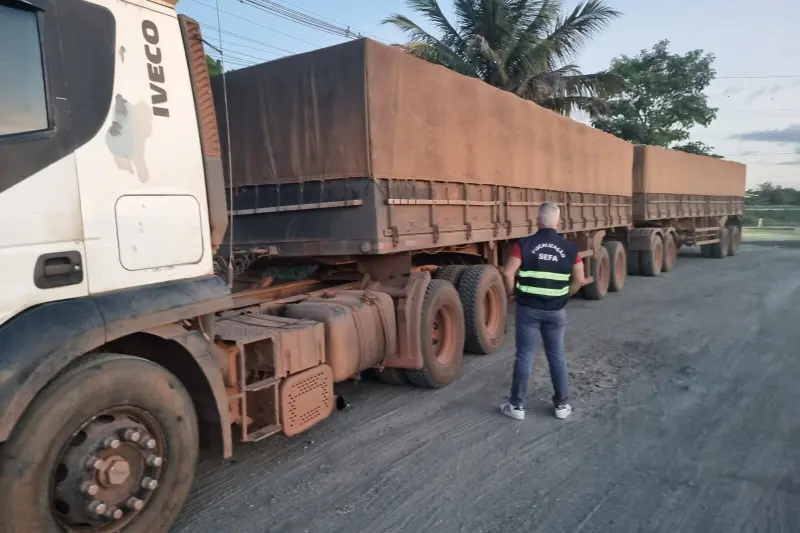 notícia: Sefa apreende 49 toneladas de soja em Marabá e produtos plásticos em Cachoeira do Piriá  