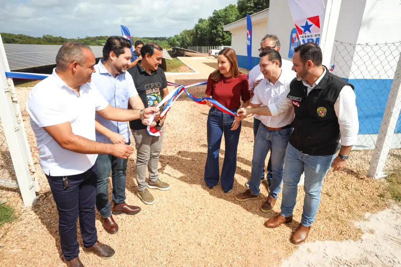 notícia: Governo do Estado entrega usina de geração de energia solar para Adepará 