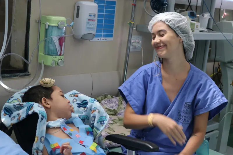 notícia: Crianças internadas na UTI Pediátrica da Santa Casa entram no clima junino