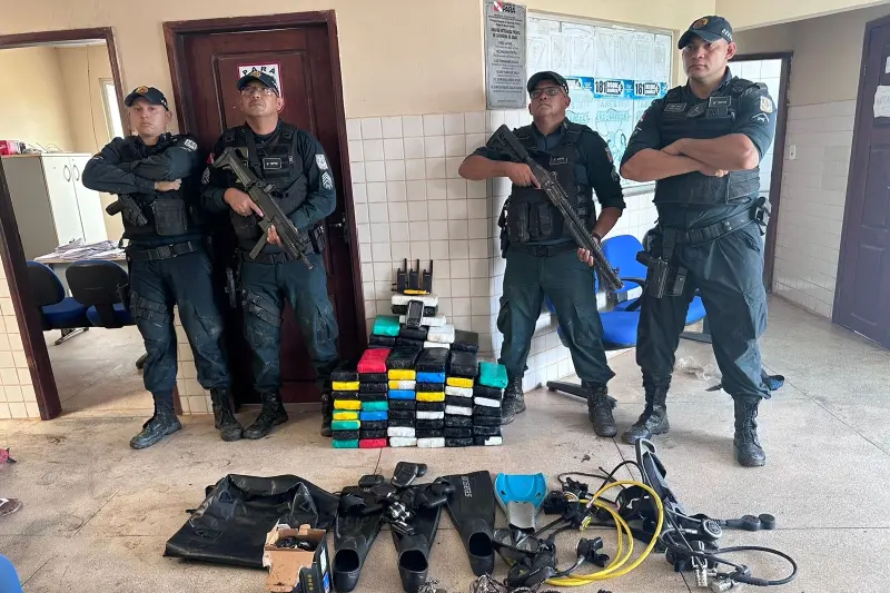 notícia: PM apreende 130 kg de drogas e prende dois suspeitos em operação em Cachoeira do Arari