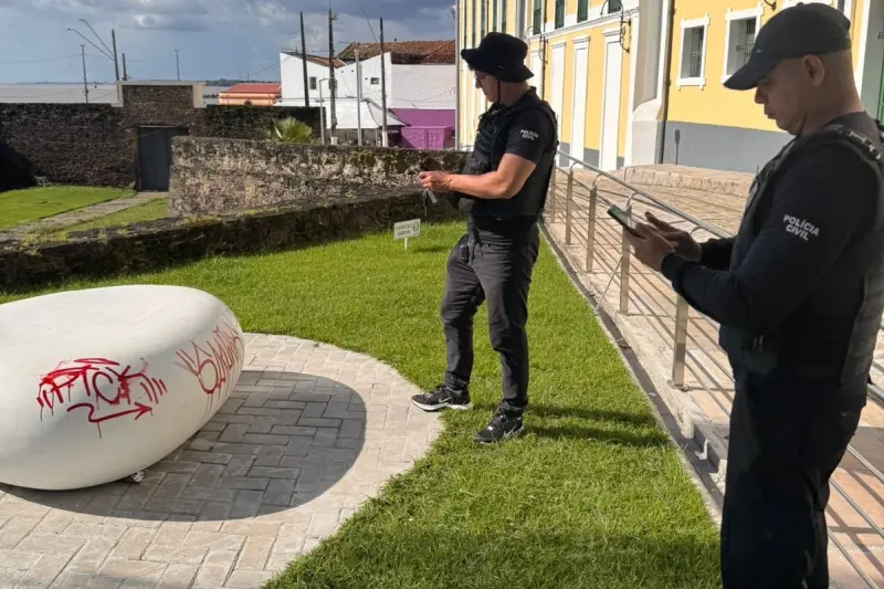 notícia: Polícia Civil ouve terceiro suspeito de pichação em área tombada de Belém