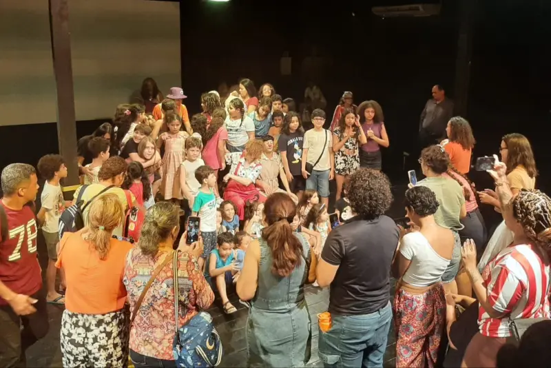 notícia: Barca das Crias realiza semana de diversão com bolhas de sabão e bloco 'Deixa Eu Brincar'