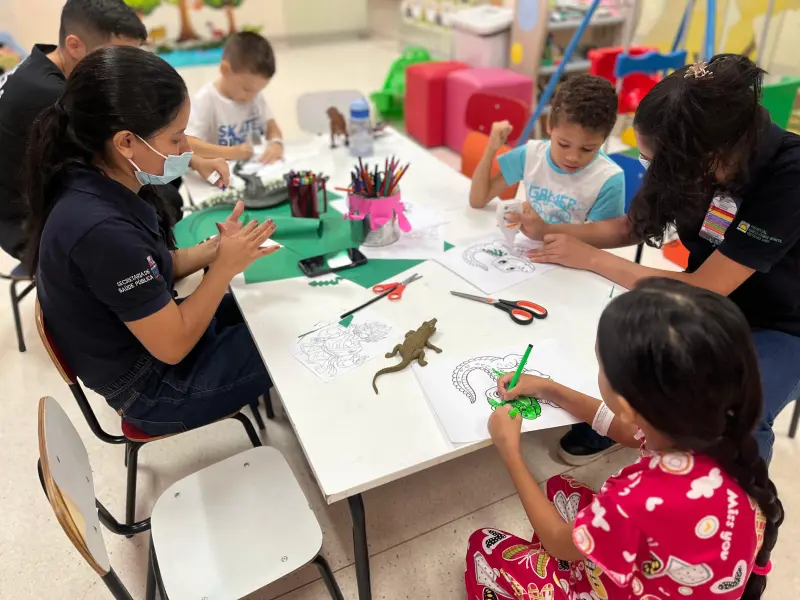 notícia: Colônia de férias do Hospital Octávio Lobo garante imersão lúdica na floresta amazônica