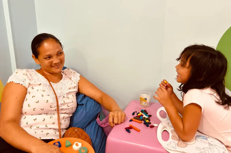 notícia: Brinquedoteca do Hospital da Mulher acolhe filhos de pacientes com segurança e cuidado