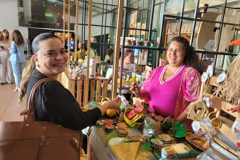 notícia: Chocolate artesanal produzido com apoio da Emater encanta público durante a Semana do Clima da Amazônia