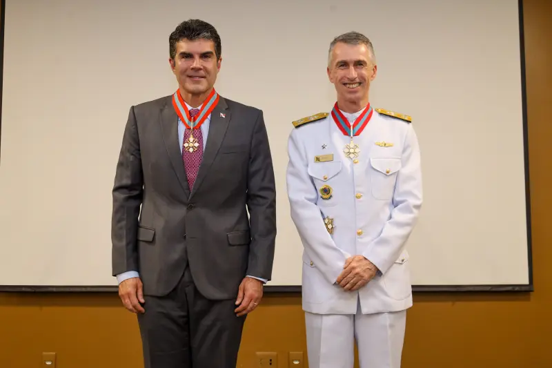 notícia: Governador do Pará recebe da Marinha a Medalha da Ordem do Mérito Naval