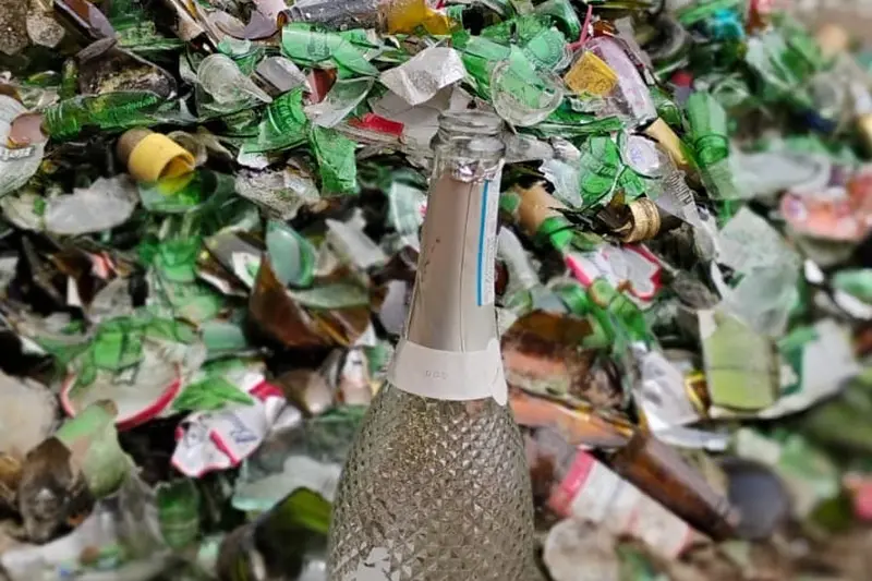 notícia: Estado  incentiva envio de mais de 40 toneladas de vidro para logística reversa