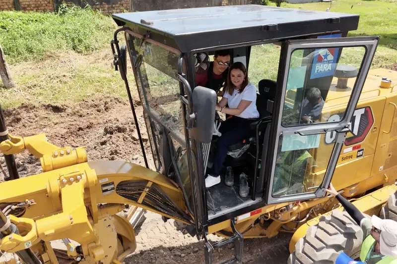 notícia: Em Mosqueiro, vice-governadora Hana Ghassan visita obras de asfalto da COP30 e participa da entrega do novo pórtico