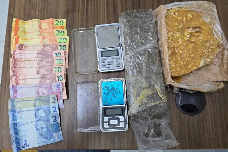 notícia: Apreensão de drogas em Canaã dos Carajás termina com dois homens detidos pela Polícia Militar