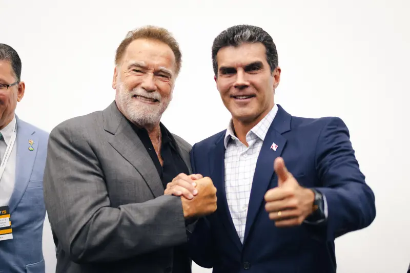 notícia: Helder Barbalho e Arnold Schwarzenegger debatem protagonismo subnacional e nova economia verde para florestas tropicais