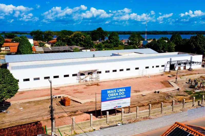 notícia: Obras do Hospital Municipal de Almeirim atingem 80% de conclusão