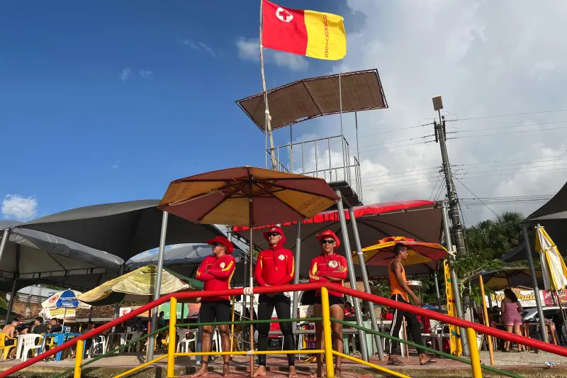 notícia: Corpo de Bombeiros reforça ações de prevenção na praia do Caripi em Barcarena