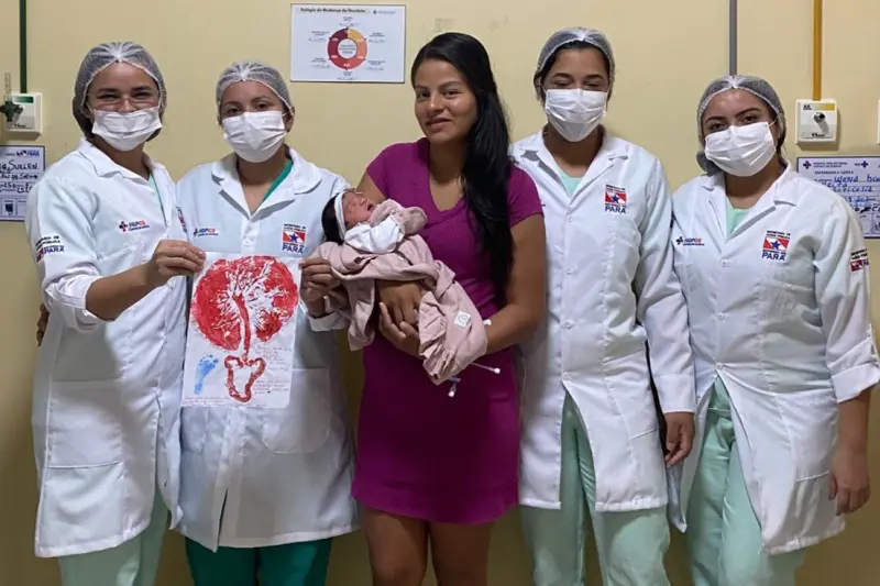 notícia: Hospital Público Geral de Castelo de Sonhos usa placentografia em parto de bebê