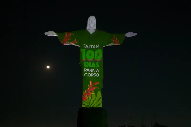 notícia: Cristo Redentor recebe projeção e marca 100 dias para a COP 30 na capital paraense, Belém
