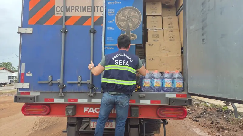 notícia: Sefa apreende centrais de ar-condicionado e 889 unidades de display de celular