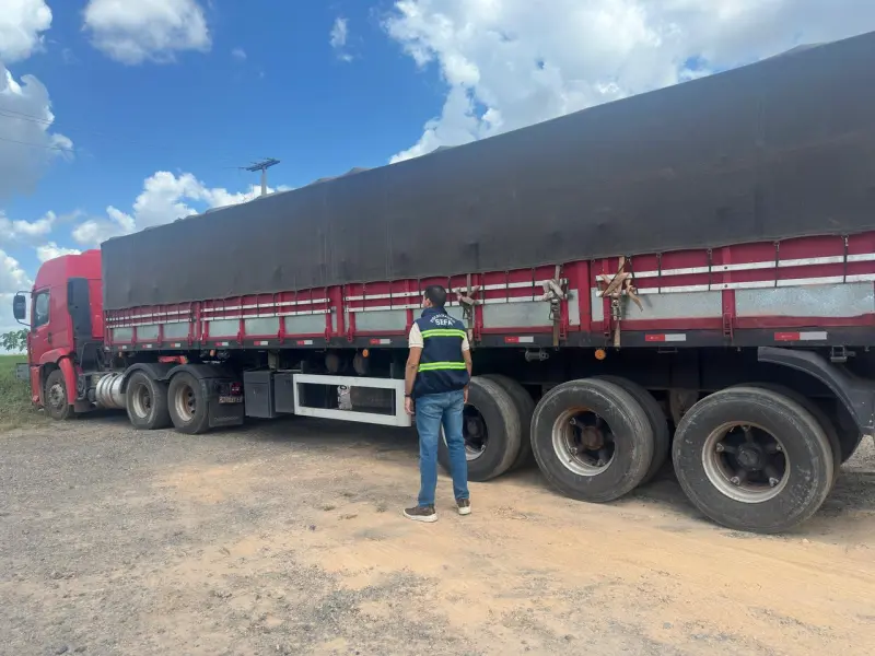 notícia: Sefa apreende mais de 5 toneladas de peças de motos e 20 toneladas de sucata