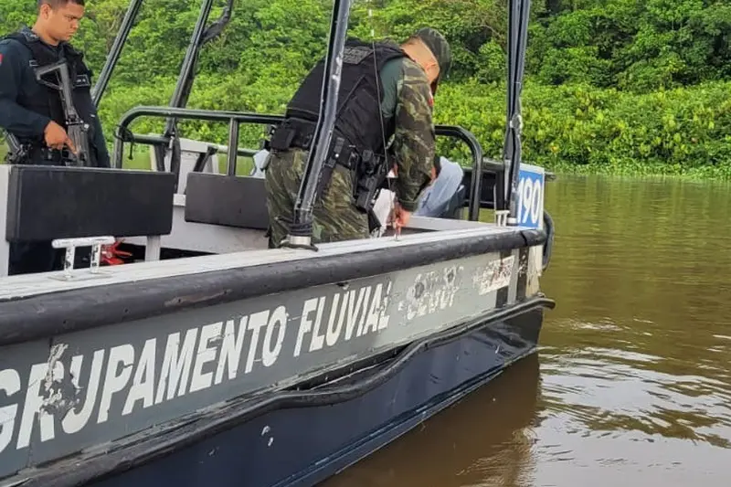 notícia: Agentes da Base Antônio Lemos prendem homens suspeitos de furto de placas solares