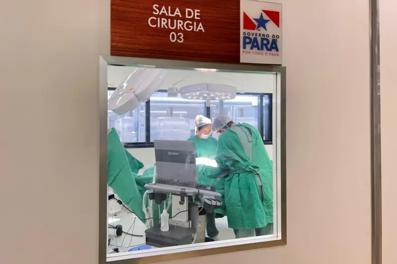 notícia: Cirurgia de alta complexidade realizada no Hospital da Mulher devolve movimentos a paciente