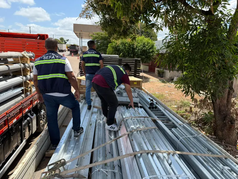 notícia: Sefa apreende mais de 14 toneladas de sucata de alumínio e torre metálica