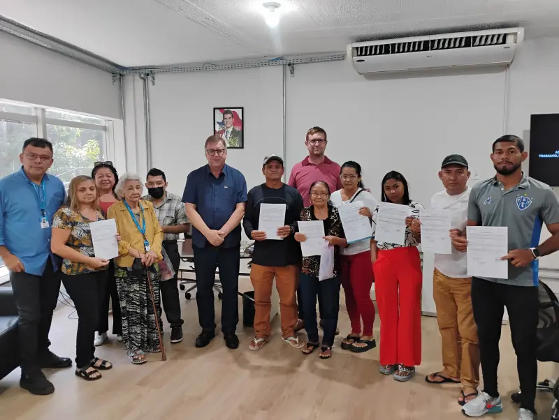 notícia: Governo do Estado entrega 'Benefício Eventual' para 10 famílias em Belém