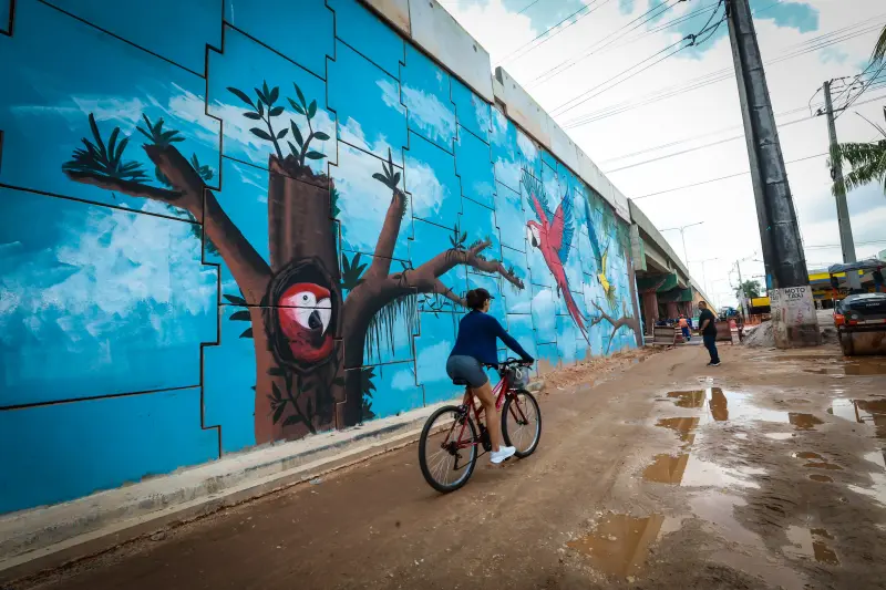 notícia: Viaduto da Mário Covas com Independência recebe pintura artística inspirada na Amazônia