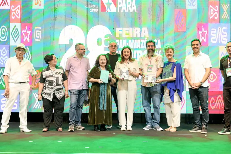 notícia: Vice-governadora Hana Ghassan participa da abertura da 28ª Feira Pan-Amazônica do Livro e das Multivozes