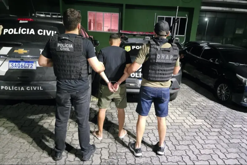 notícia: Polícia Civil cumpre mandado de prisão preventiva contra membro do CV do Guamá, no Ceará