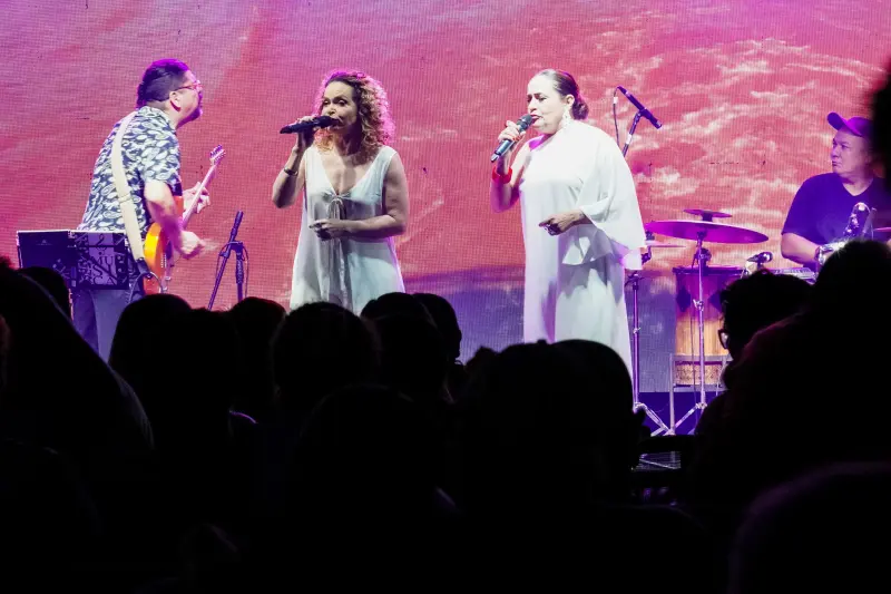 notícia: Segundo dia da Feira Pan-Amazônica do Livro encerra com espaço lotado e shows regionais