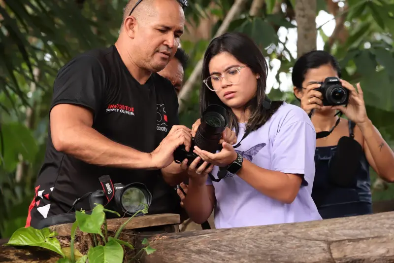 notícia: Hoje, na Feira do Livro, tem oficina de fotografia e orientações sobre graduação