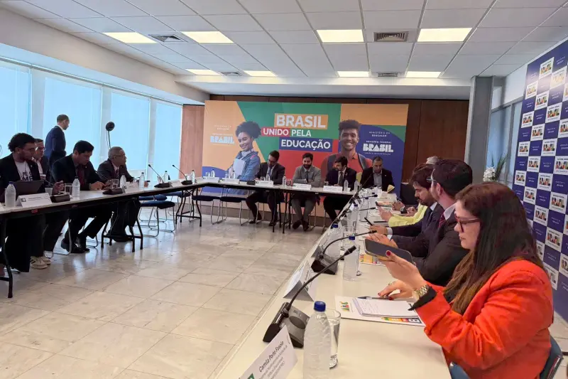 notícia: Seduc participa de encontro nacional sobre Política de Governança de Dados da Educação