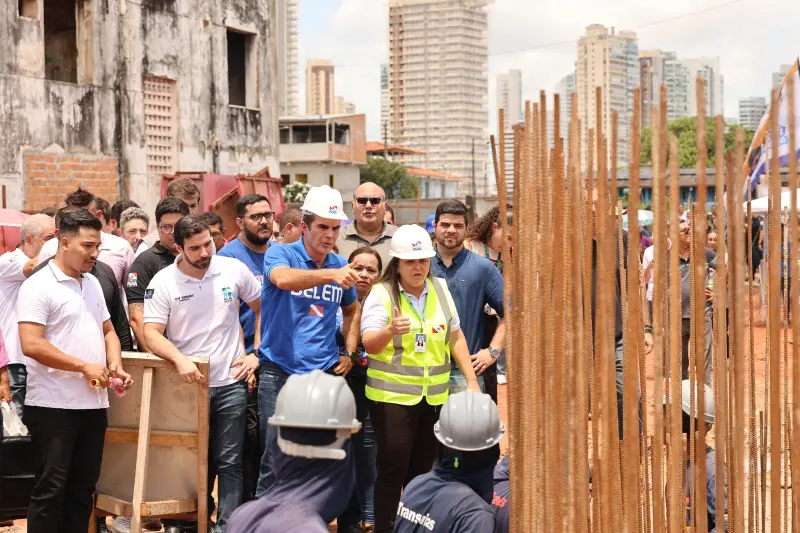 notícia: Governador Helder Barbalho visita obras na Vila da Barca, em Belém
