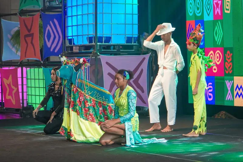 notícia: Arte, cultura popular e inclusão dão voz à infância e juventude na Feira Pan-Amazônica do Livro