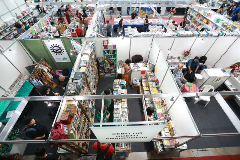 notícia: Diversidade de títulos e preços movimentam a 28ª Feira Pan-Amazônica do Livro e das Multivozes