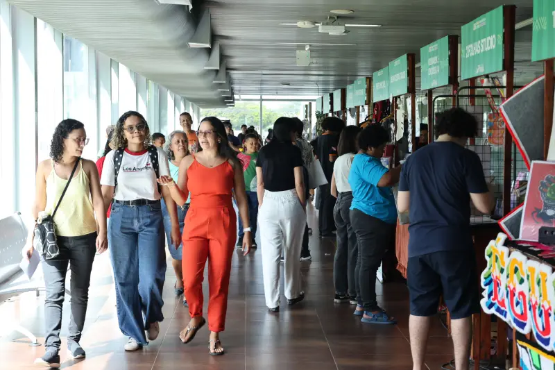 notícia: Empreendedores comercializam moda com inspiração amazônica na Feira do Livro