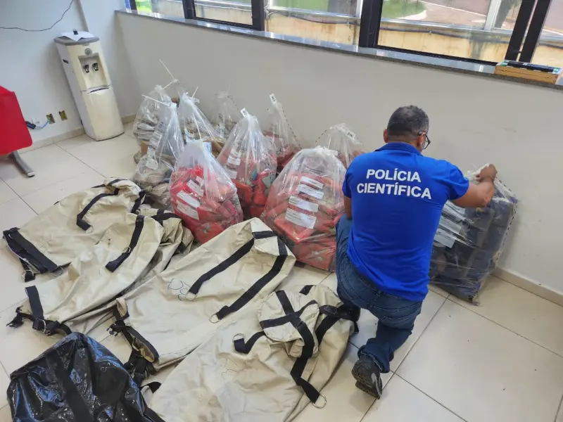notícia: Polícia Científica pericia mais de 300 kg de drogas apreendidas em Ananindeua