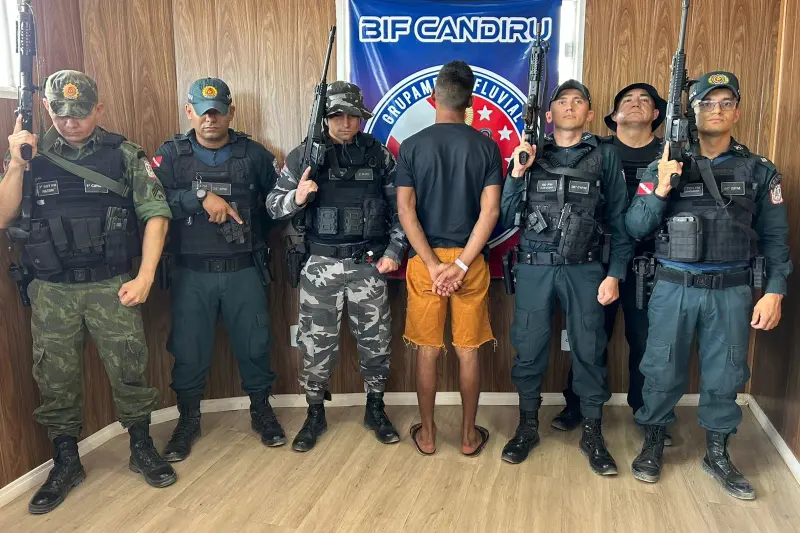 notícia: Base Fluvial Candiru prende dois homens e apreende arma e mais de R$ 11 mil durante fiscalização no oeste do Pará