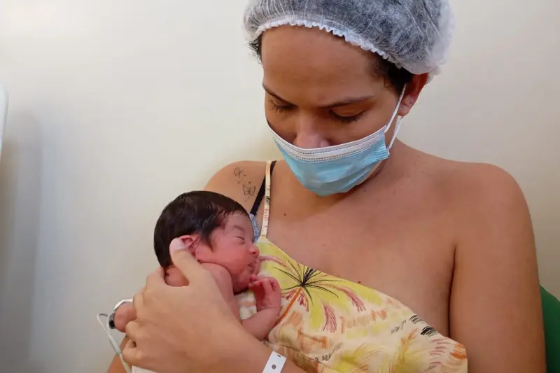 notícia: Hospital da Transamazônica promove orientação sobre aleitamento materno no Agosto Dourado