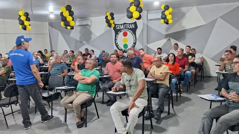 notícia: Departamento de Trânsito do Pará (Detran) promove formação para taxistas de Castanhal