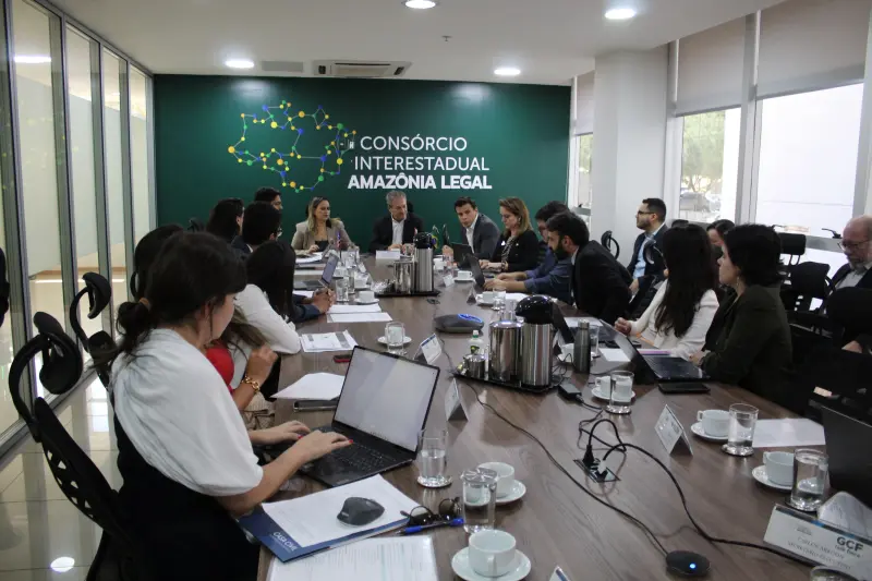 notícia: Estados da Amazônia se articulam para acelerar regularização ambiental na região