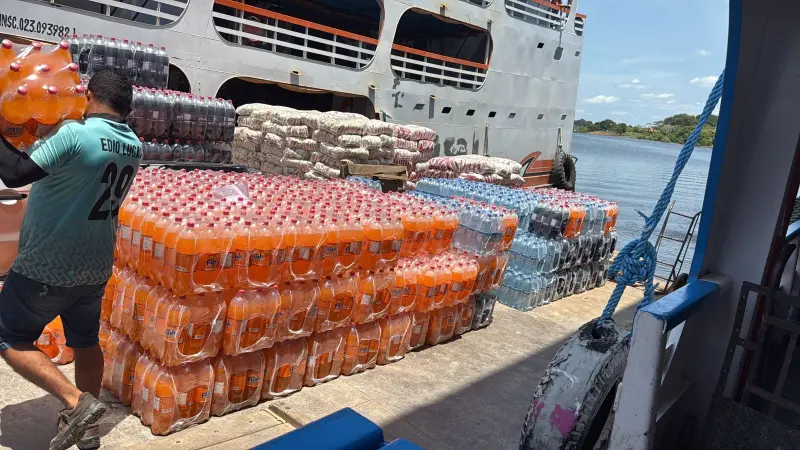 notícia: Sefa apreende bebidas, portões de ferro e acessórios