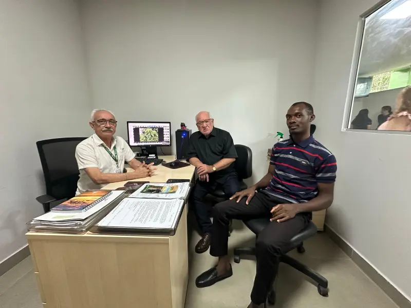 notícia: Ideflor-Bio apresenta Sistemas Agroflorestais para mestrando do continente africano