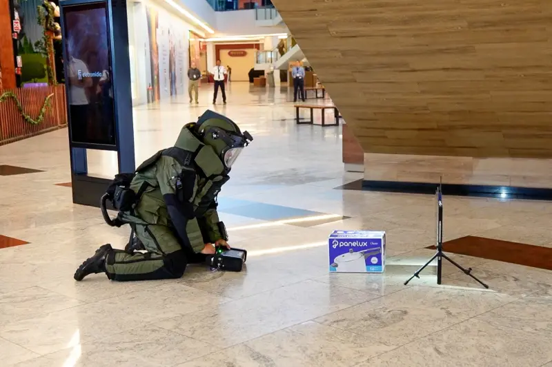 notícia: PMPA realiza simulação de crise com explosivos em shopping de Belém