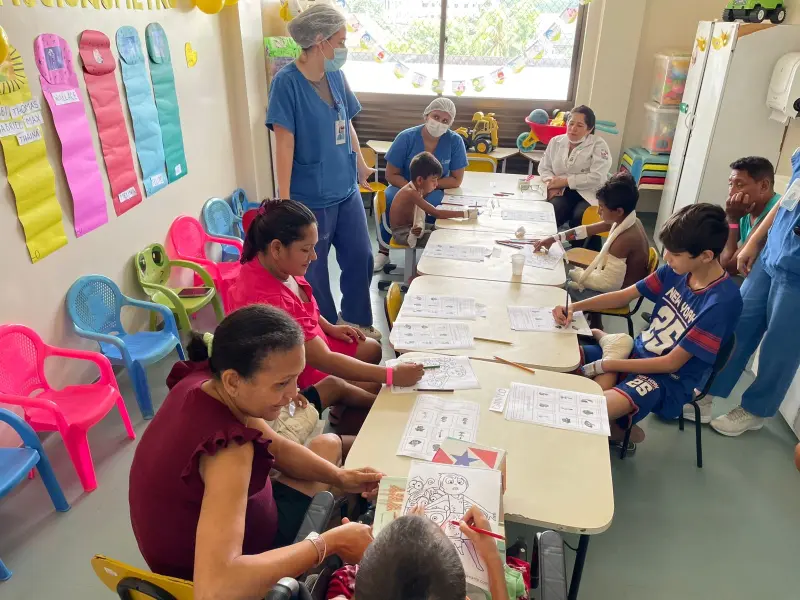 notícia: Hospital Metropolitano promove ação lúdica para pacientes da pediatria