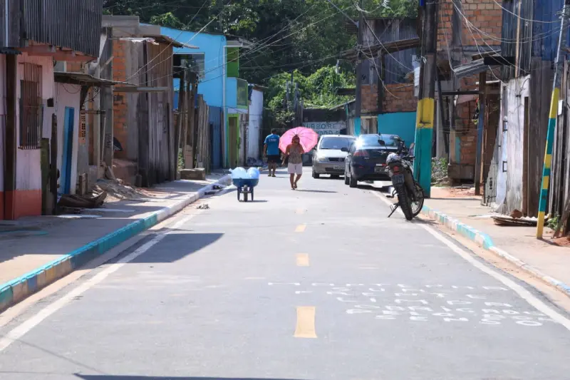notícia: Governo do Pará entrega novas ruas com asfalto no bairro da Terra Firme, em Belém