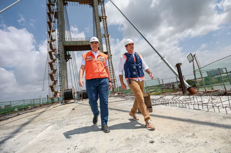 notícia: Governador vistoria nova ponte entre Icoaraci e Outeiro, que entra na fase de conclusão