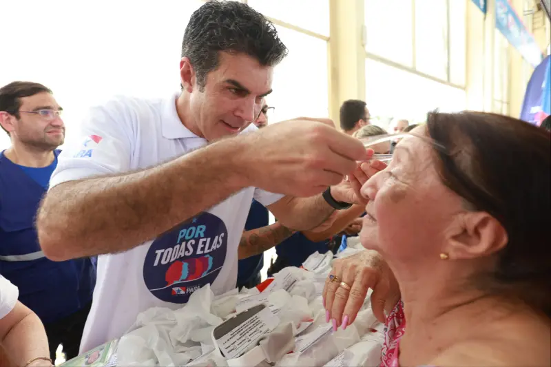 notícia: "Por Todas Elas" entrega mais de mil novos óculos de grau a moradores do bairro do Guamá, em Belém