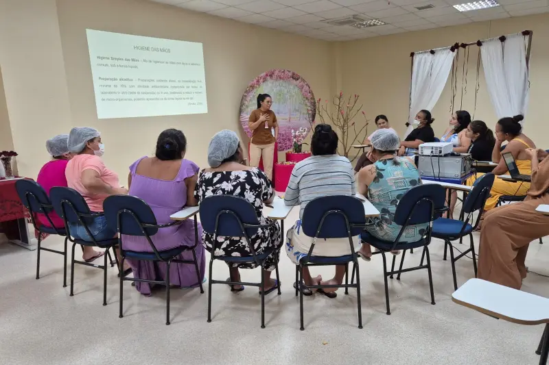 notícia: Hospital Regional do Tapajós promove roda de conversa para acompanhantes das UTIs infantis