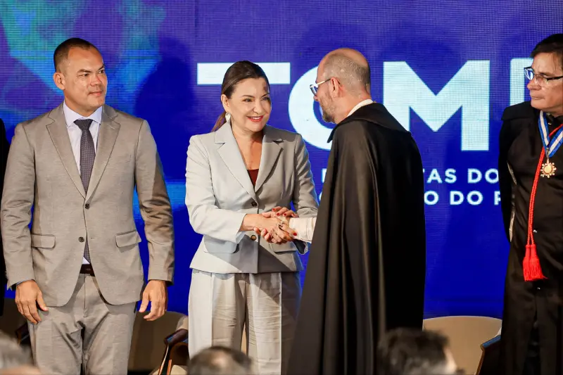 notícia: Vice-governadora Hana Ghassan recebe medalha do TCMPA e prestigia entrega de novo anexo do Tribunal