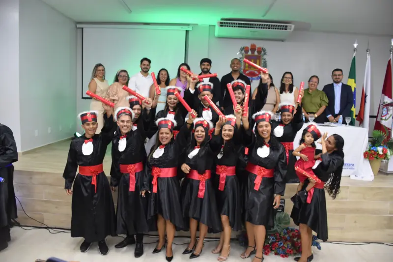 notícia: Sectet celebra formatura de 132 alunos da rede técnica em Vigia, no nordeste paraense