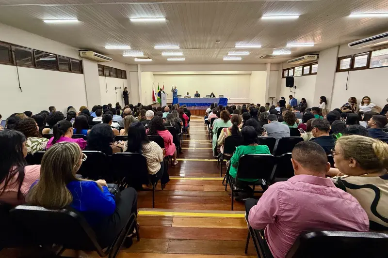 notícia: Governo do Estado lança programa de capacitação voltado para gestores da assistência social 